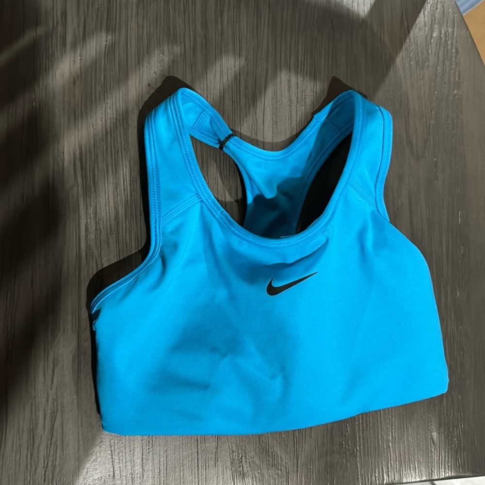 BNWT Nike Padded Sports Bra - XS Blue